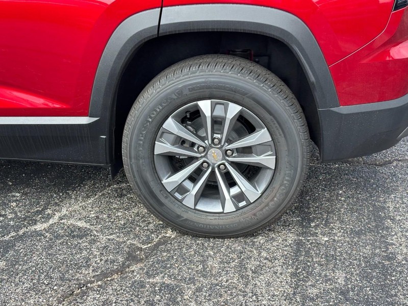 Chevrolet Equinox Vehicle Full-screen Gallery Image 4
