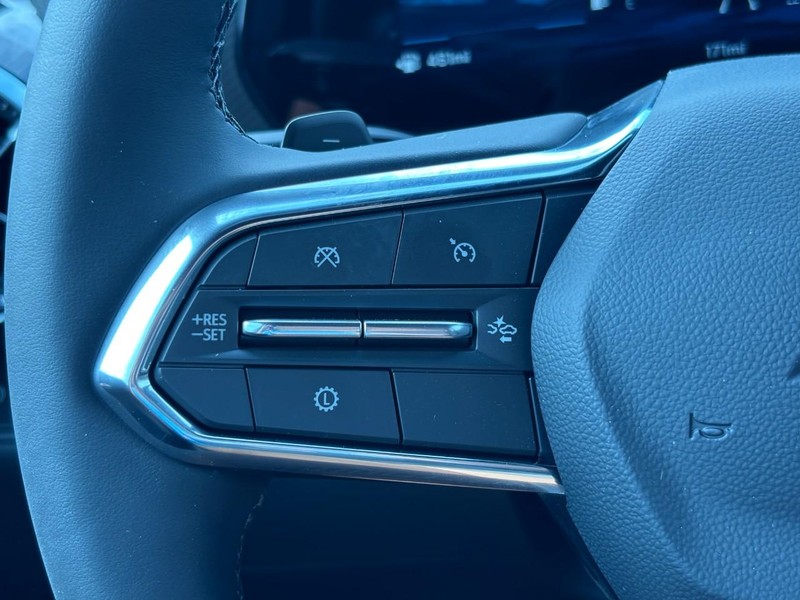 Chevrolet Equinox Vehicle Full-screen Gallery Image 12