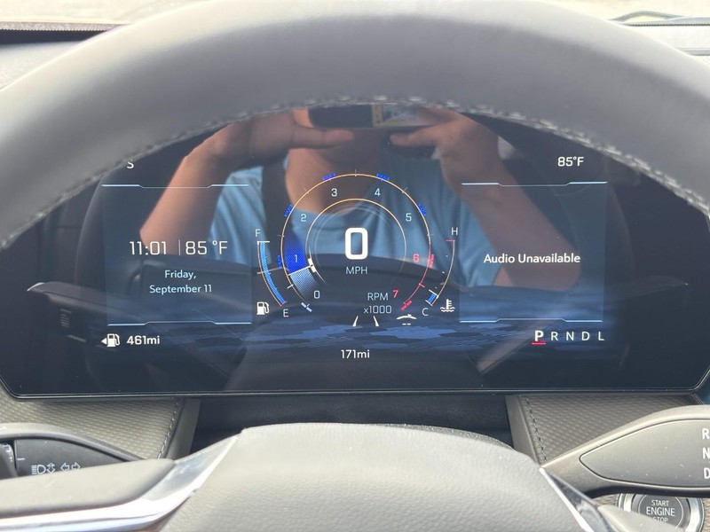 Chevrolet Equinox Vehicle Full-screen Gallery Image 14