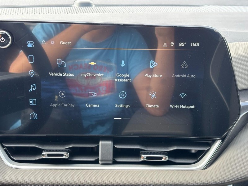 Chevrolet Equinox Vehicle Full-screen Gallery Image 15