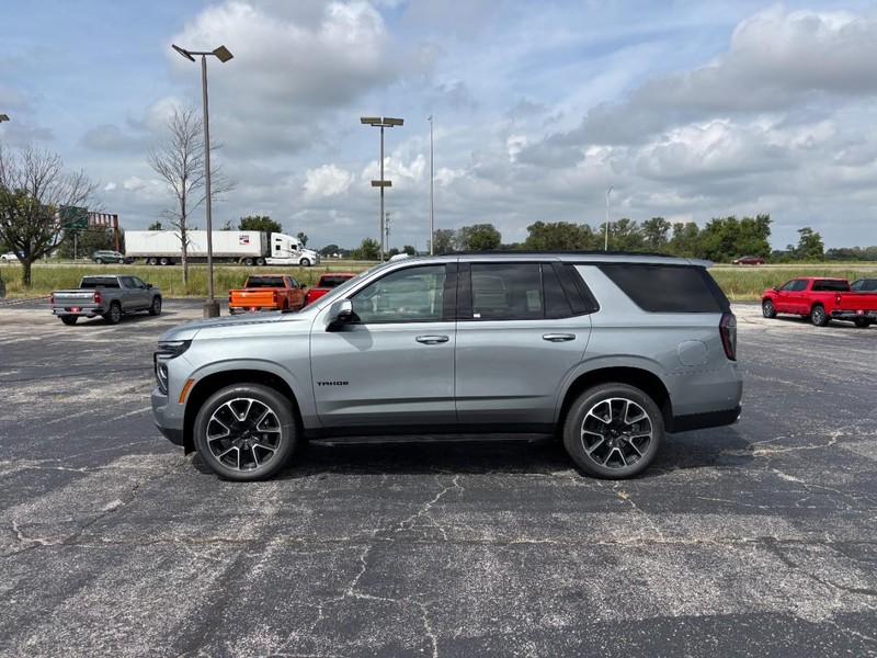 Chevrolet Tahoe Vehicle Full-screen Gallery Image 2