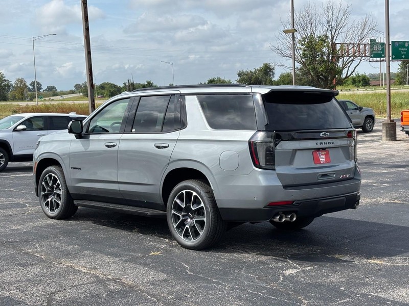 Chevrolet Tahoe Vehicle Full-screen Gallery Image 3