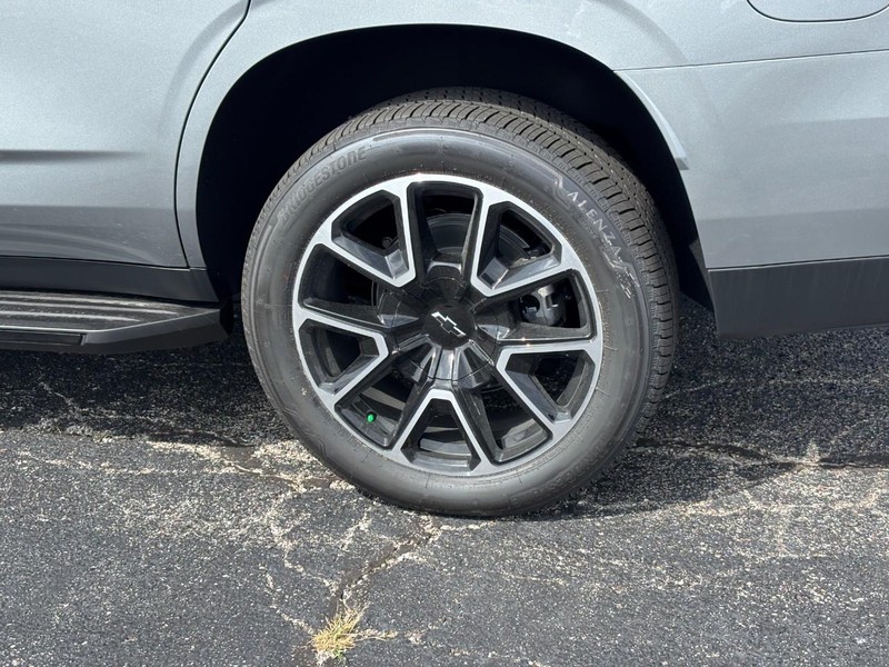 Chevrolet Tahoe Vehicle Full-screen Gallery Image 4