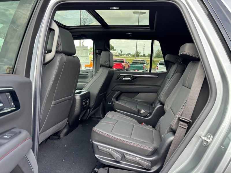 Chevrolet Tahoe Vehicle Full-screen Gallery Image 6