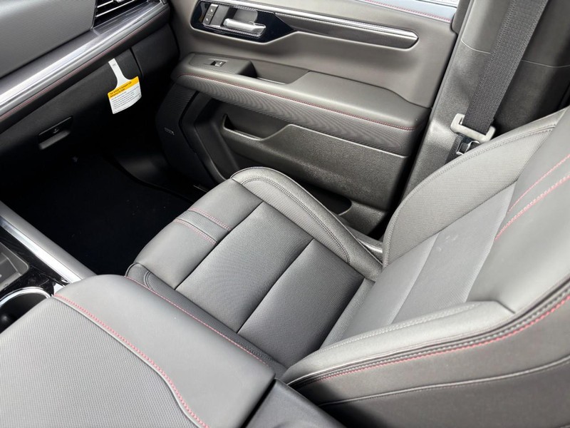 Chevrolet Tahoe Vehicle Full-screen Gallery Image 10