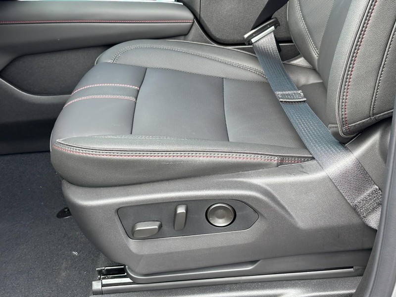 Chevrolet Tahoe Vehicle Full-screen Gallery Image 11