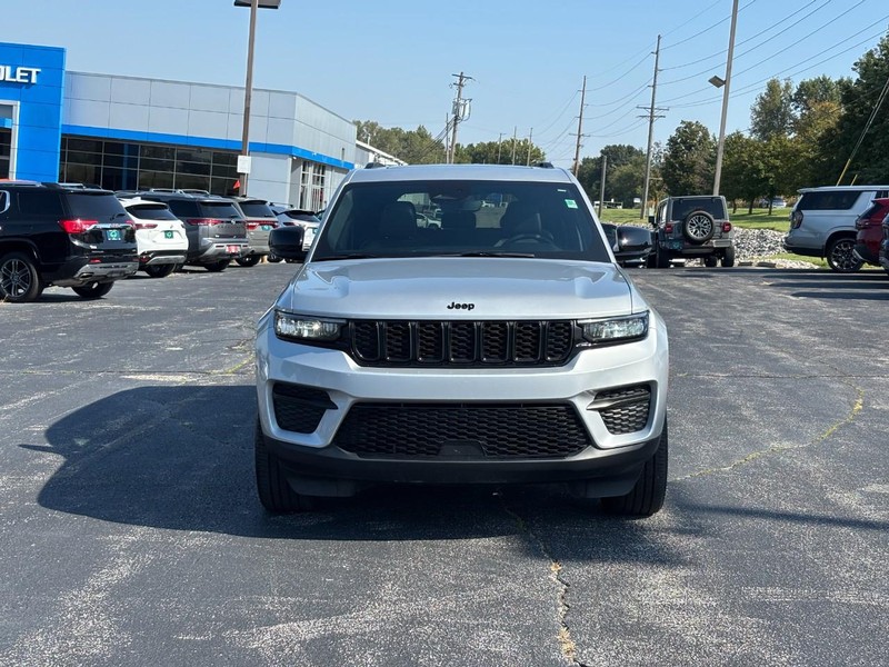 Jeep Grand Cherokee Vehicle Full-screen Gallery Image 08
