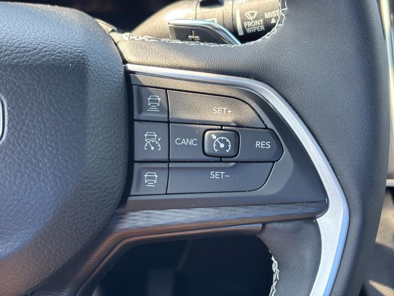 Jeep Grand Cherokee Vehicle Full-screen Gallery Image 18