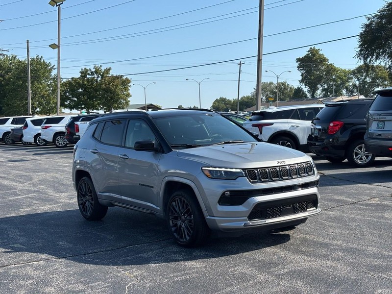 Jeep Compass Vehicle Full-screen Gallery Image 07