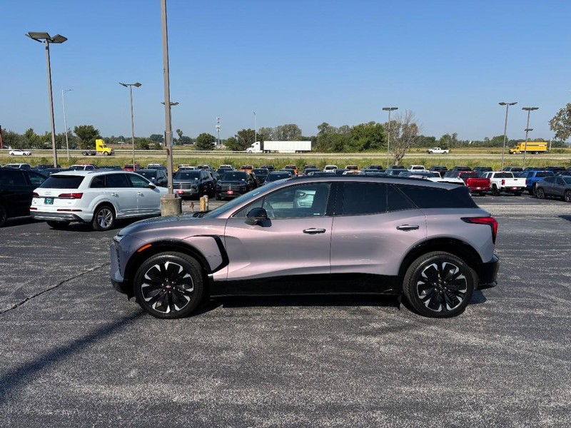 Chevrolet Blazer EV Vehicle Full-screen Gallery Image 02