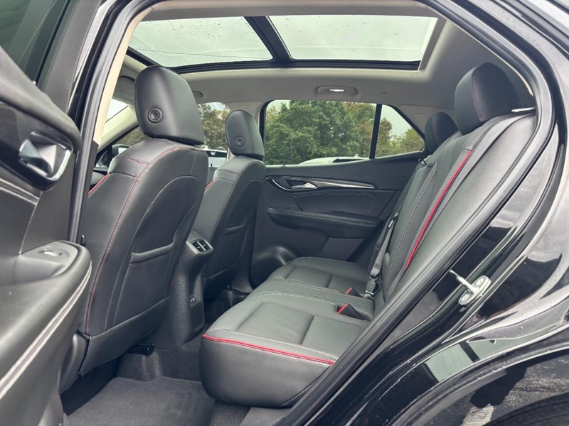 Buick Envision Vehicle Full-screen Gallery Image 10
