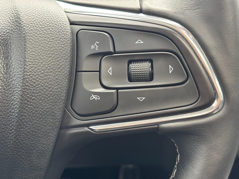 Buick Envision Vehicle Full-screen Gallery Image 18