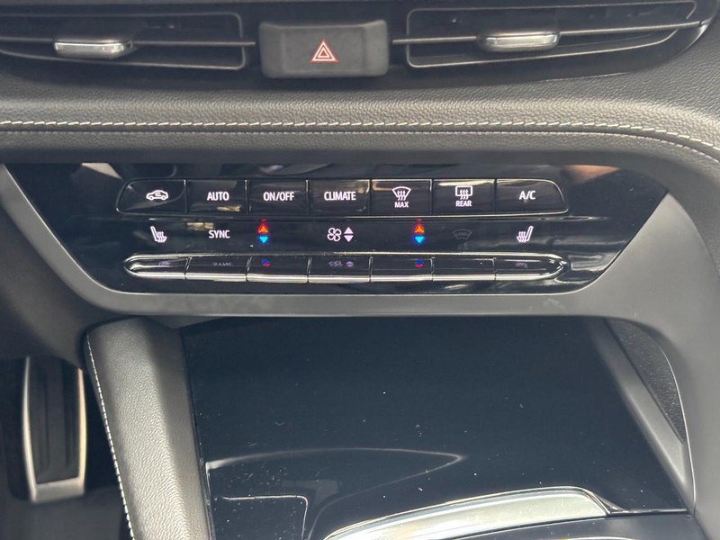 Buick Envision Vehicle Full-screen Gallery Image 22