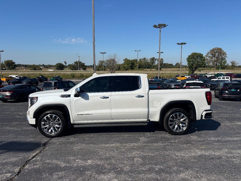 GMC Sierra 1500 Vehicle Full-screen Gallery Image 2