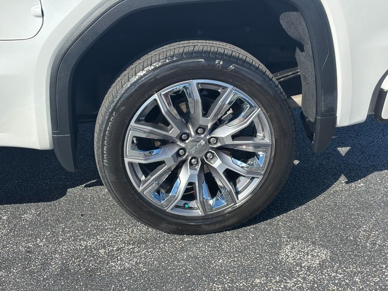 GMC Sierra 1500 Vehicle Full-screen Gallery Image 9