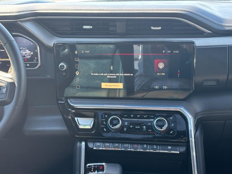 GMC Sierra 1500 Vehicle Full-screen Gallery Image 13