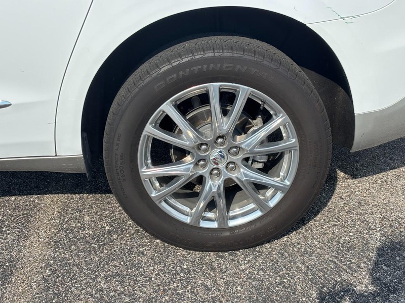 Buick Enclave Vehicle Full-screen Gallery Image 09