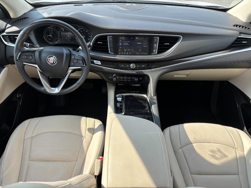 Buick Enclave Vehicle Full-screen Gallery Image 14