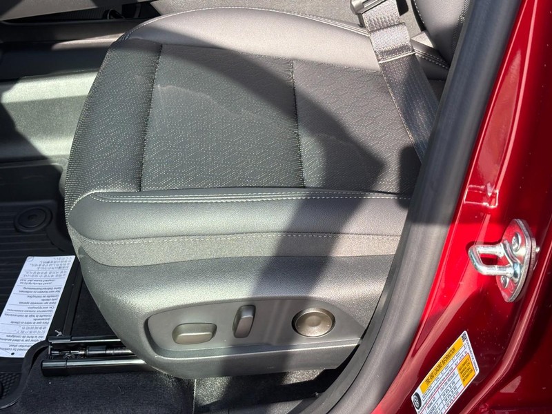 Chevrolet Equinox Vehicle Full-screen Gallery Image 10