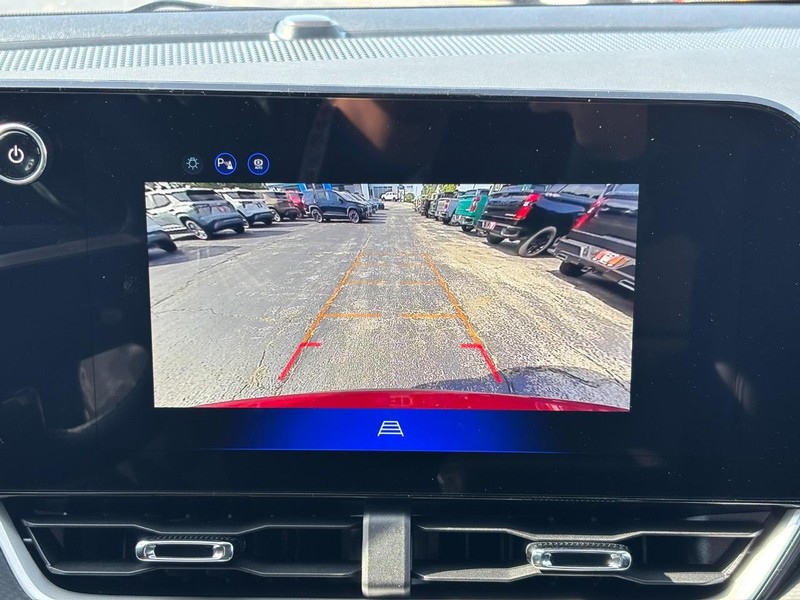 Chevrolet Equinox Vehicle Full-screen Gallery Image 16