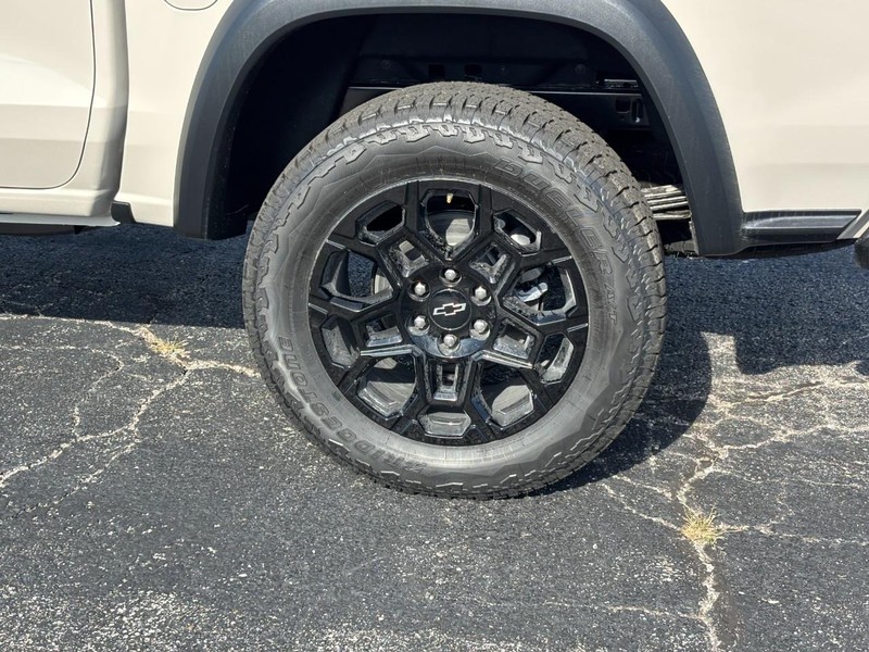Chevrolet Colorado Vehicle Full-screen Gallery Image 4