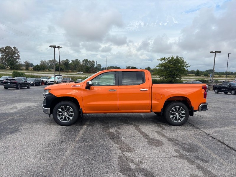 Chevrolet Silverado 1500 Vehicle Full-screen Gallery Image 2