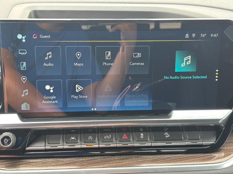 Chevrolet Silverado 1500 Vehicle Full-screen Gallery Image 15