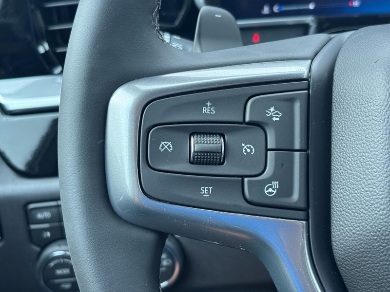 Chevrolet Silverado 1500 Vehicle Full-screen Gallery Image 12