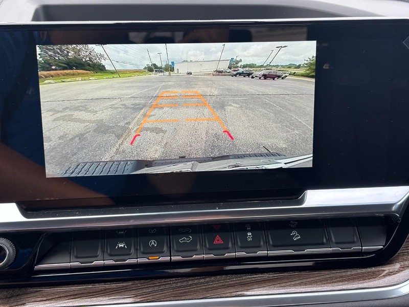 Chevrolet Silverado 1500 Vehicle Full-screen Gallery Image 17