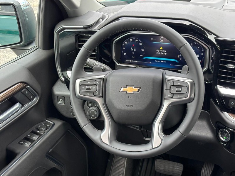 Chevrolet Silverado 1500 Vehicle Full-screen Gallery Image 7