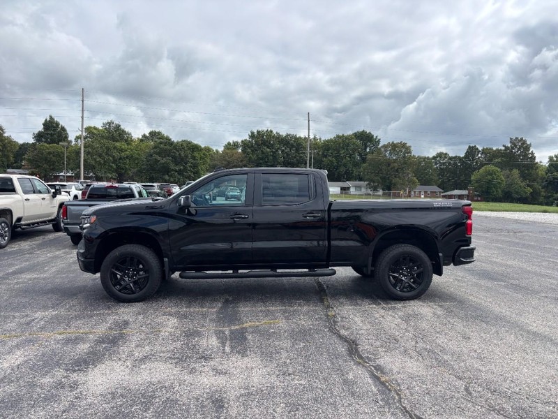 Chevrolet Silverado 1500 Vehicle Full-screen Gallery Image 2