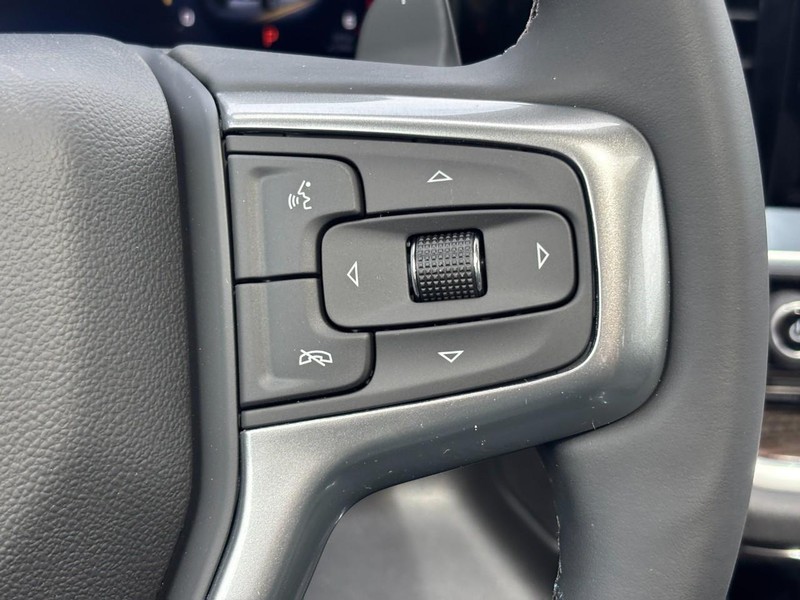 Chevrolet Silverado 1500 Vehicle Full-screen Gallery Image 14