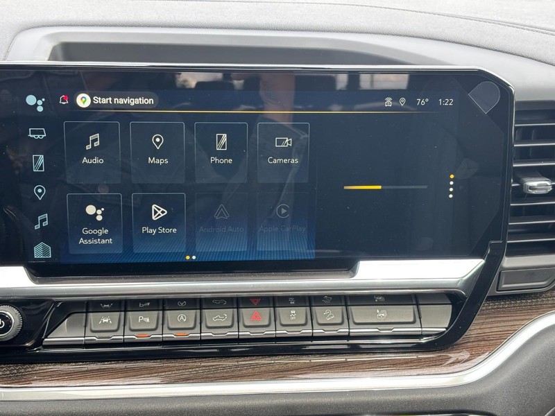 Chevrolet Silverado 1500 Vehicle Full-screen Gallery Image 16