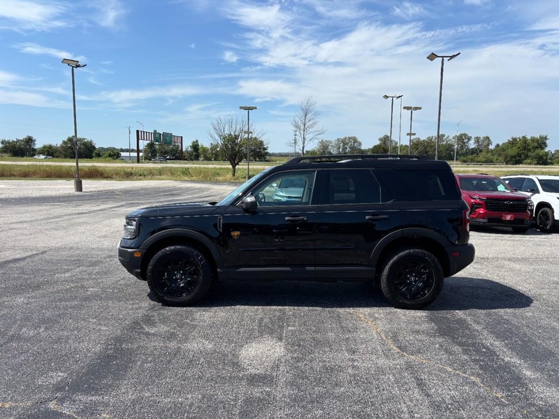 Ford Bronco Sport Vehicle Full-screen Gallery Image 02