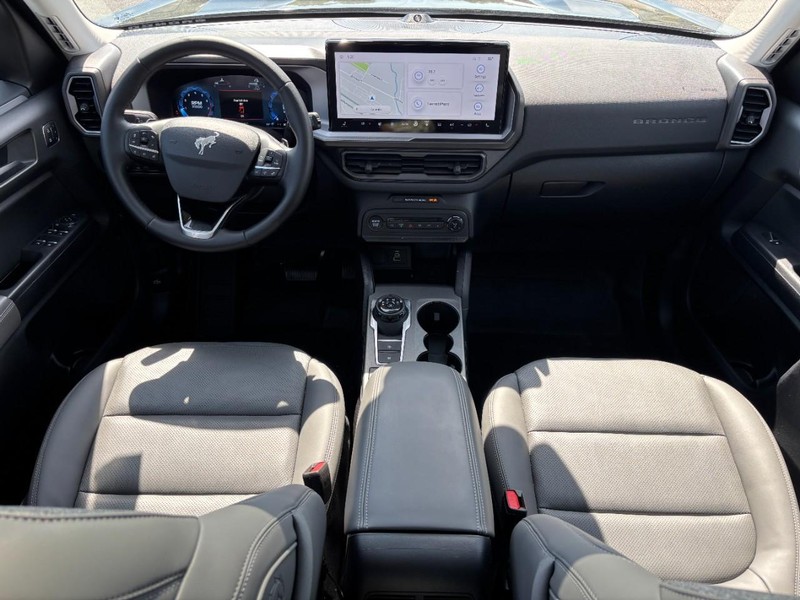 Ford Bronco Sport Vehicle Full-screen Gallery Image 12