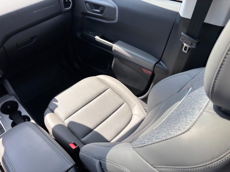 Ford Bronco Sport Vehicle Full-screen Gallery Image 15
