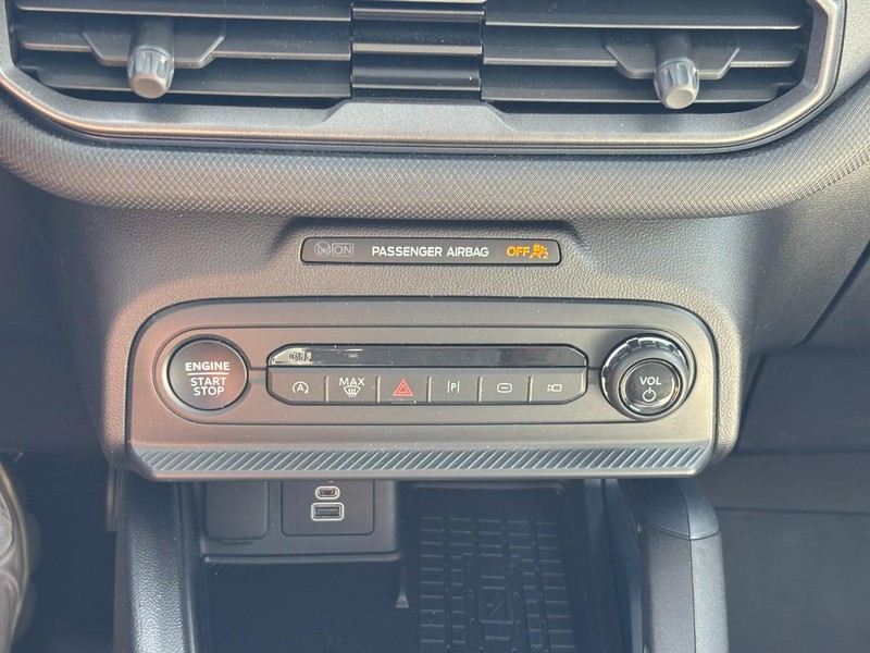 Ford Bronco Sport Vehicle Full-screen Gallery Image 24