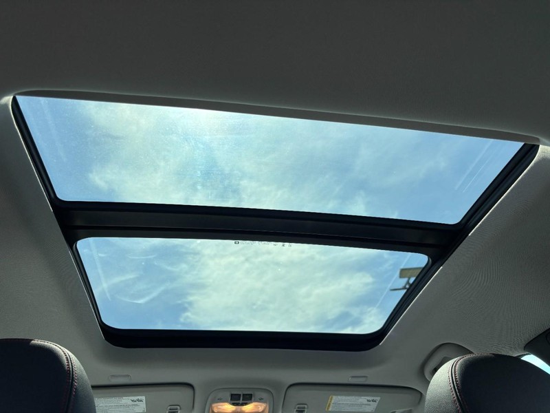 Chevrolet Bolt Vehicle Full-screen Gallery Image 11