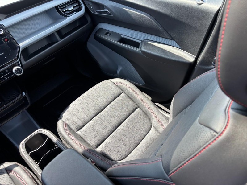 Chevrolet Bolt Vehicle Full-screen Gallery Image 15