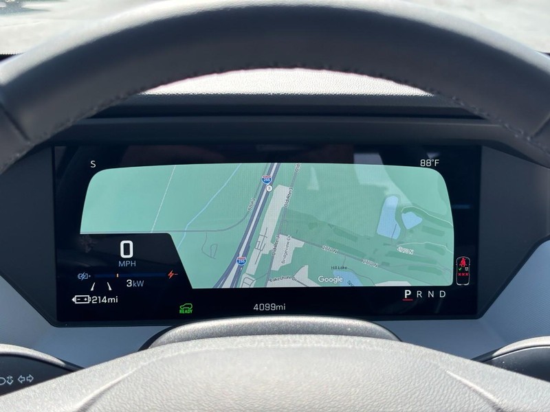 Chevrolet Bolt Vehicle Full-screen Gallery Image 20