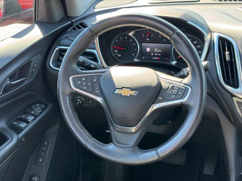 Chevrolet Equinox Vehicle Full-screen Gallery Image 12