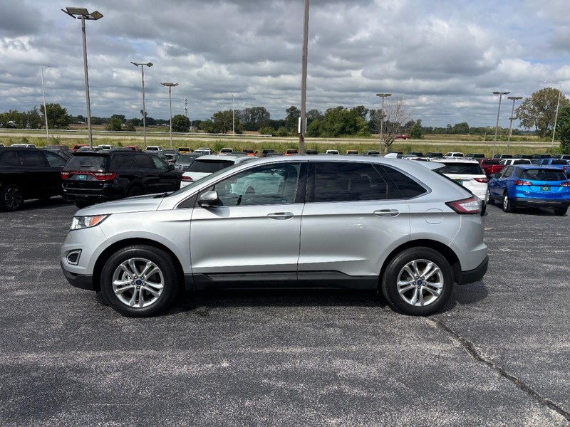 Ford Edge Vehicle Full-screen Gallery Image 02