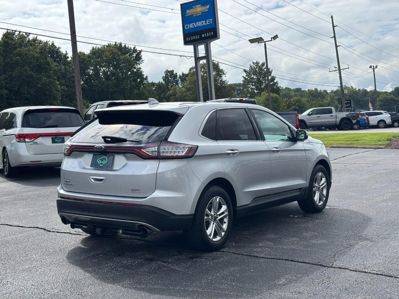 Ford Edge Vehicle Full-screen Gallery Image 05