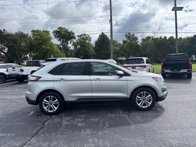 Ford Edge Vehicle Full-screen Gallery Image 06