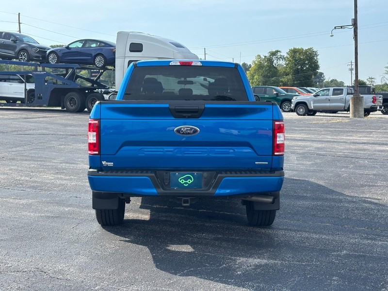 Ford F-150 Vehicle Full-screen Gallery Image 04