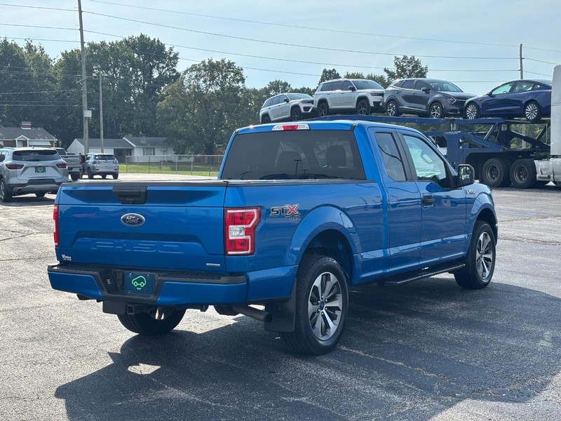 Ford F-150 Vehicle Full-screen Gallery Image 05