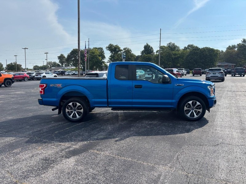 Ford F-150 Vehicle Full-screen Gallery Image 06