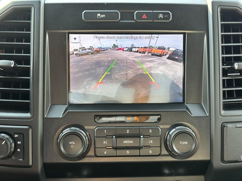 Ford F-150 Vehicle Full-screen Gallery Image 21