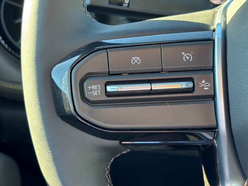 Chevrolet Colorado Vehicle Full-screen Gallery Image 12