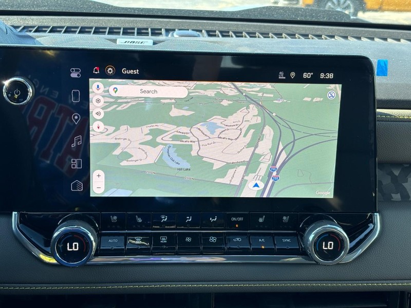 Chevrolet Colorado Vehicle Full-screen Gallery Image 16